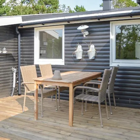 Feriehus Four-bedroom Holiday In