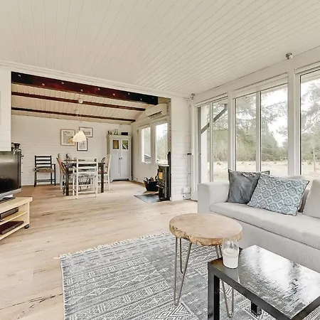 Feriehus Four-bedroom Holiday In