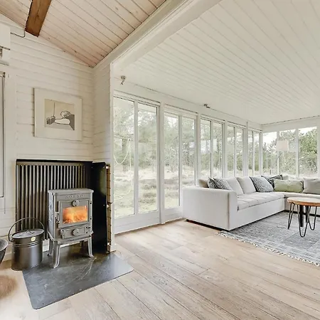 Four-bedroom Holiday In Blavand